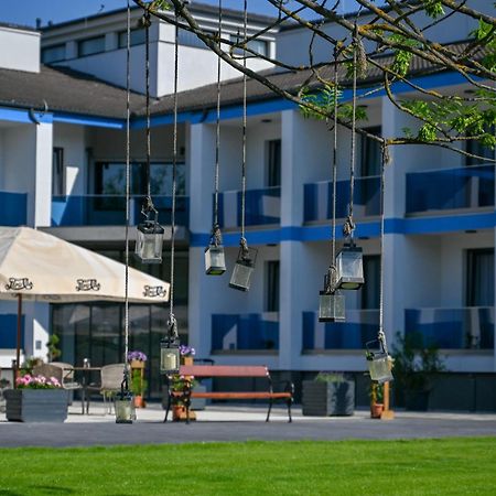 Nn Boutique Hotel ทิสเซาอีแวรอช ภายนอก รูปภาพ