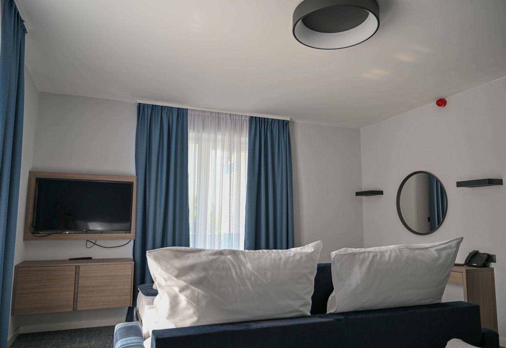 Nn Boutique Hotel ทิสเซาอีแวรอช ภายนอก รูปภาพ