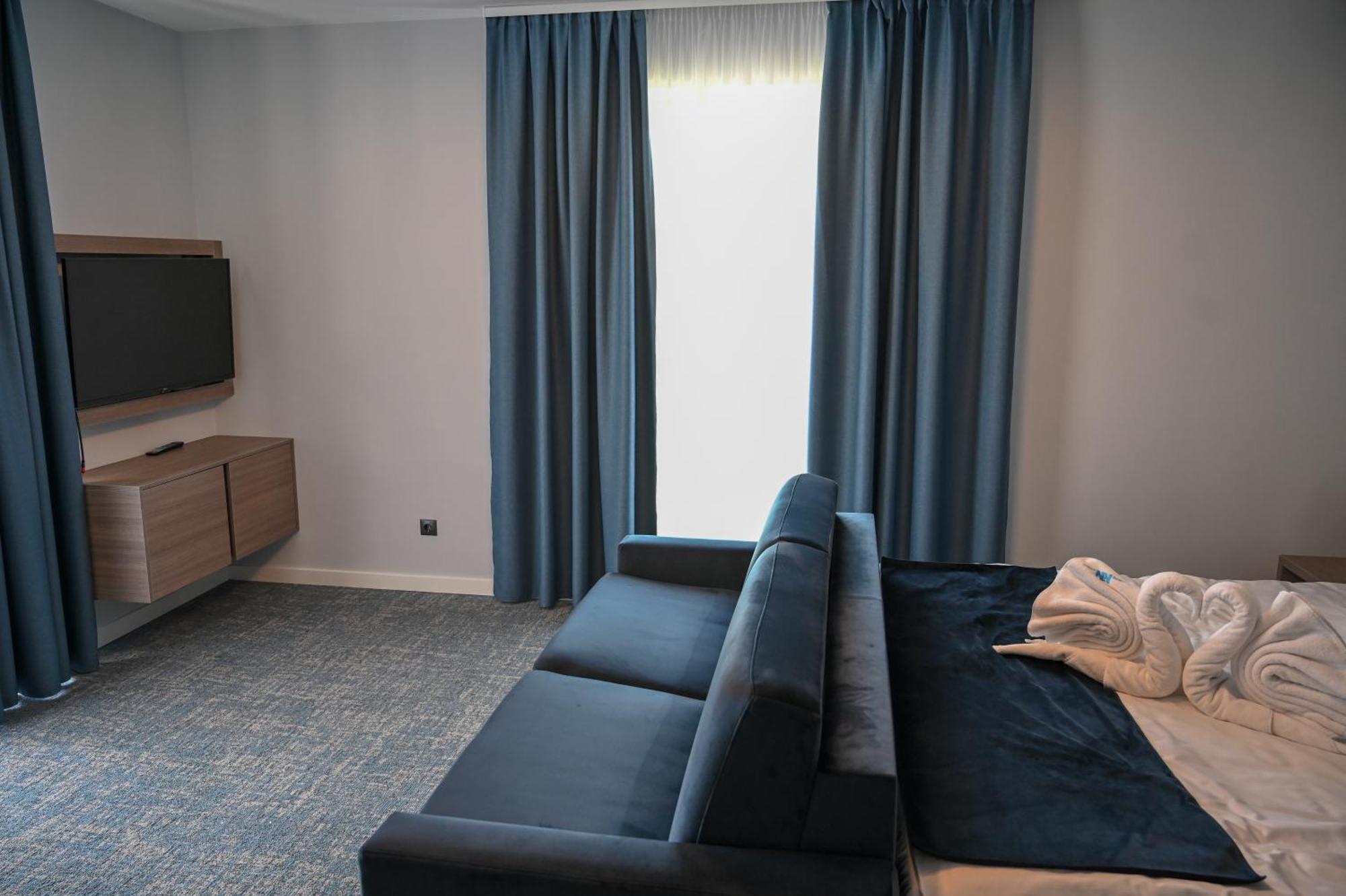 Nn Boutique Hotel ทิสเซาอีแวรอช ภายนอก รูปภาพ
